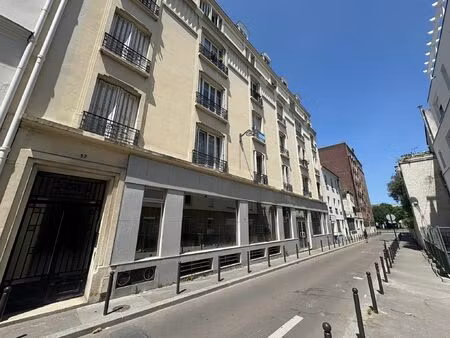 local commercial à louer - 474 m² - fonctionnement indépendant depuis la rue