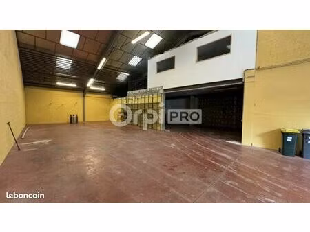 local d'activité 411 m²