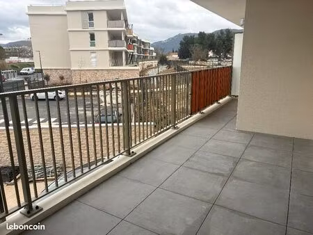 t2 avec grande terrasse aubagne