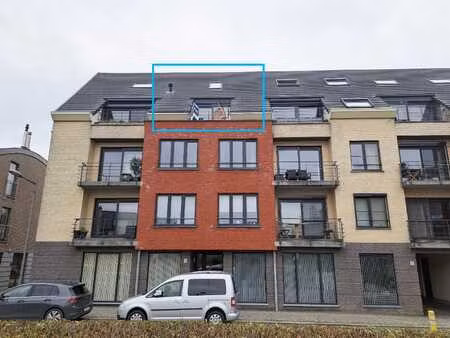 gezellig gerenoveerd appartement met staanplaats