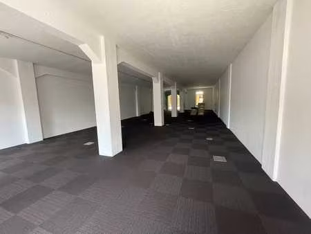 espace de bureaux authentique de 174 m² au centre de brux...