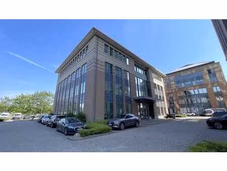 bureau paysager à louer près de la sortie e19 à malines