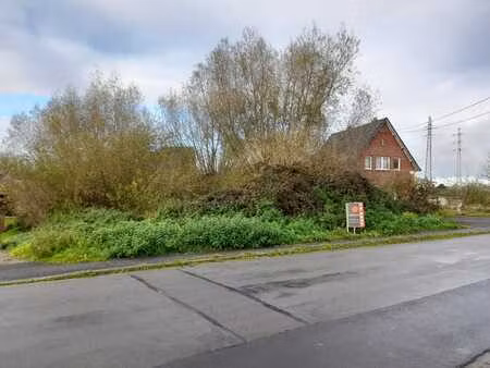 terrain à bâtir sur un terrain de 7a 68ca.