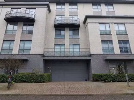 appartement à louer à auderghem € 1.950 (lkgx0) - eurohouse | zimmo