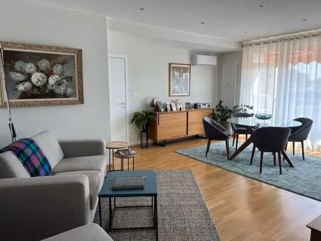 sympathique & lumineux appartement meuble 2 ch +bureau