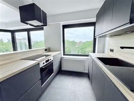 magnifique apt rénové de 2 ch! a visiter!!!