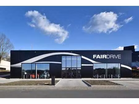 garage automobile à louer – emplacement stratégique à zavent