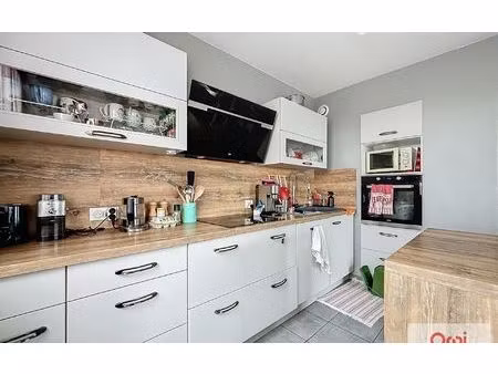 location appartement  75.03 m² t-3 à montluçon  695 €