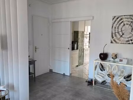 t3/t4 de 100 m2 centre ville non piétone