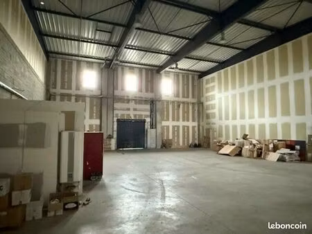 local d'activité 1 163 m²