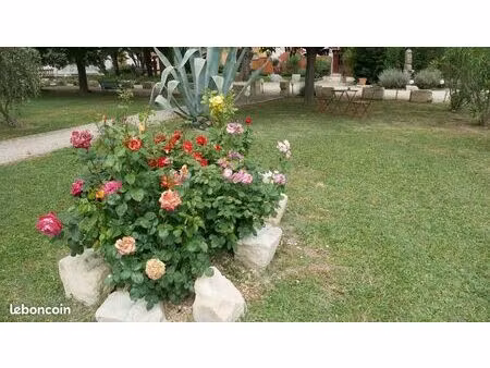 mas ancien et 8 locations