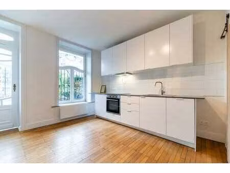 première occupation studio indépendant