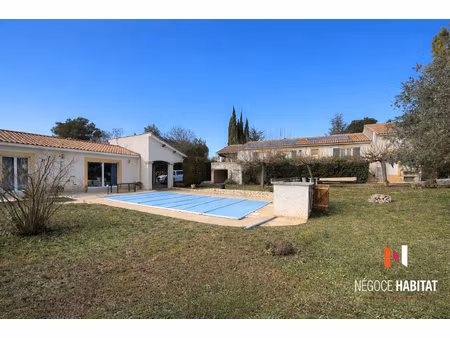 villa familiale de 225 m2 sur grande parcelle de 1860 m2 ave