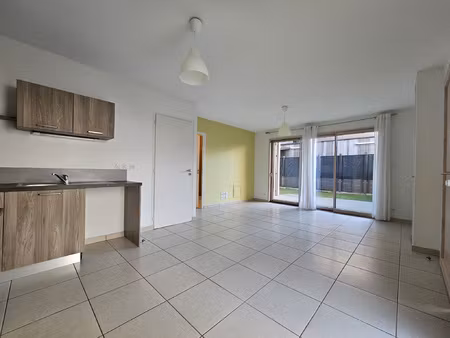 appartement 2 pièces avec terrasse et jardinet