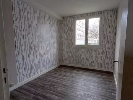 grand appartement lumineux avec balcon § 2 chambres § le mortard