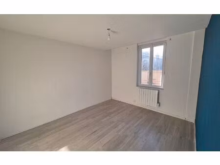 location appartement  m² t-2 à oissel  480 €