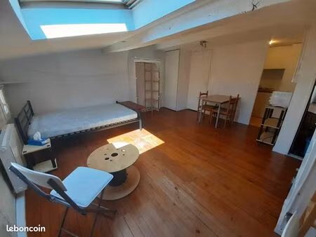 location studio meublé