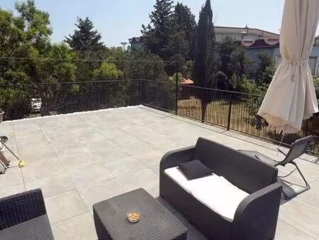 appartement meublé de standing avec grande terrasse – calme absolu – béziers