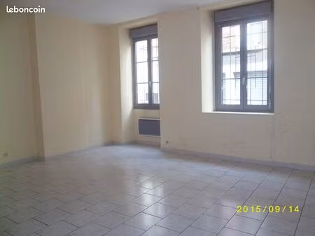 t2 64 m2 rdc quart. crs albret/republique