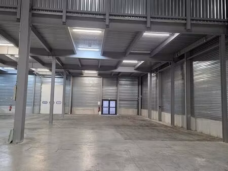 locations d'entrepôts - locaux de stockage