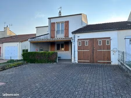 à louer – maison t4 avec garage et terrasses – vivonne