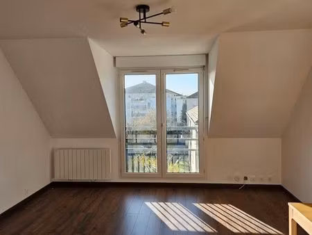 appartement t3 lumineux et rénové 60 m² - proche gare rer et commerces