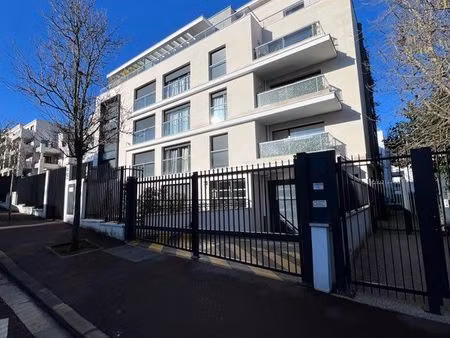 loue emplacement de moto