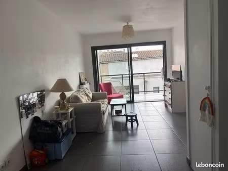 location t3 avec garage ecully centre