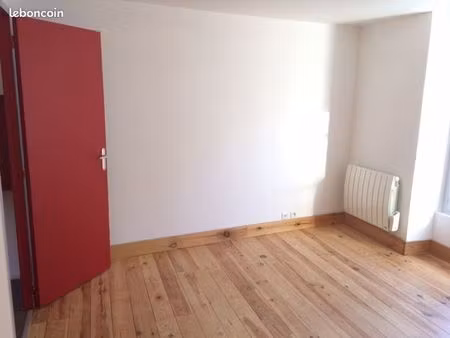 location t2 31m2 chalonnes sur loire / centre ville