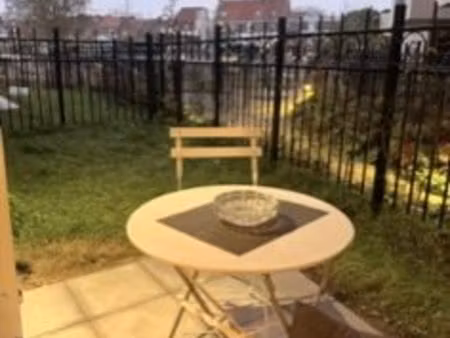 t2 meublé avec terrasse et jardin