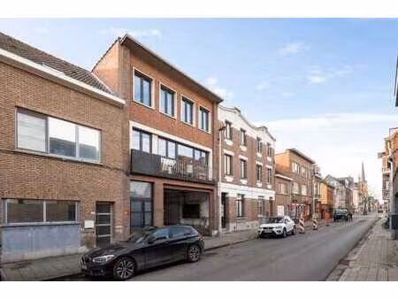 zéér gunstig gelegen magazijn 1.015m² met kantoorruimte 4...