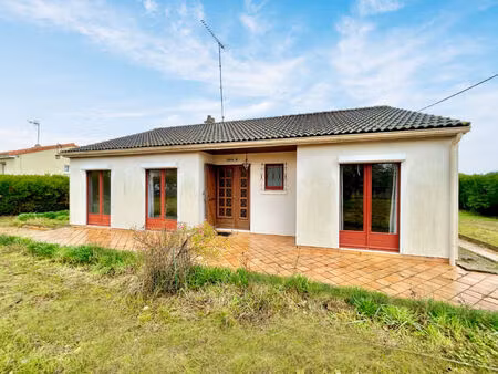 vente maison 4 pièces 81 m² beaumont saint-cyr (86490)