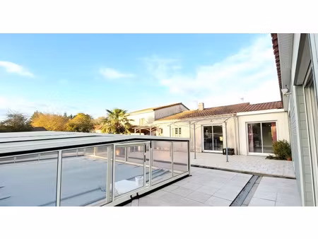 vente maison 6 pièces 233 m² charroux (86250)