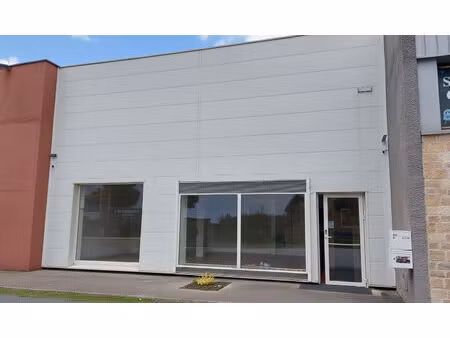 location commerce 233 m² à naintré (86530)