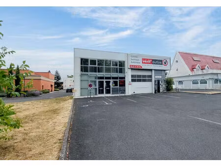 location commerce 360 m² à poitiers (86000)
