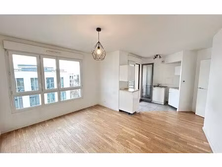 location appartement  41.1 m² t-2 à châtillon  1 135 €