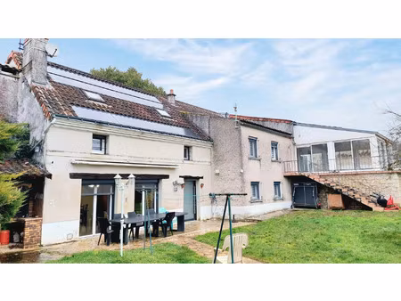 vente maison 7 pièces 180 m² beaumont saint-cyr (86490)