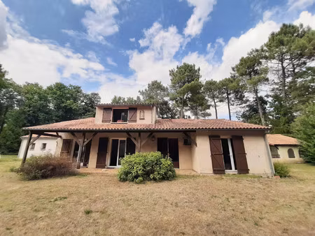 vente maison 5 pièces 148 m² scorbé-clairvaux (86140)