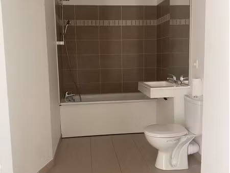 location appartement 2 pièces 42 m² à bobigny (93000)