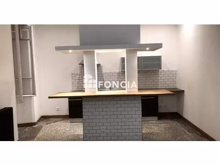 centre historique bel appartement rénové de 90m2 divisé en deux appartements avec grandes 