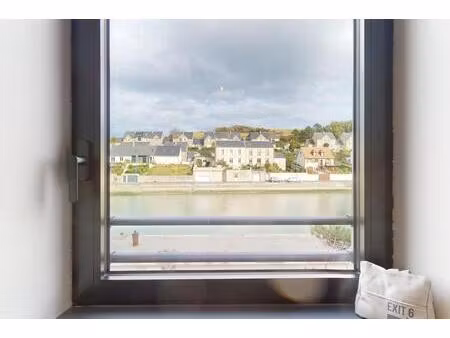 un appartement rénové face au port