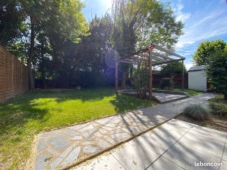 maison 8 pièces 204 m²