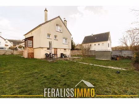 maison individuelle dans le village de menucourt