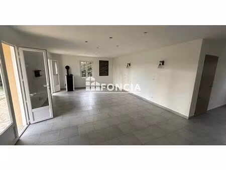 exclusivité travaillan - maison de plain-pied de 110 m2 en campagne