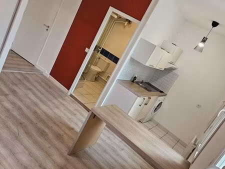 t2 très lumineux avec place de stationnement