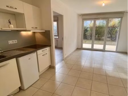 t2 avec terrasse+jardin en résidence