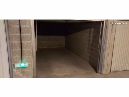 loue garage centre de bagneres