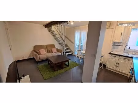 grand t2 duplex meublé et climatisé