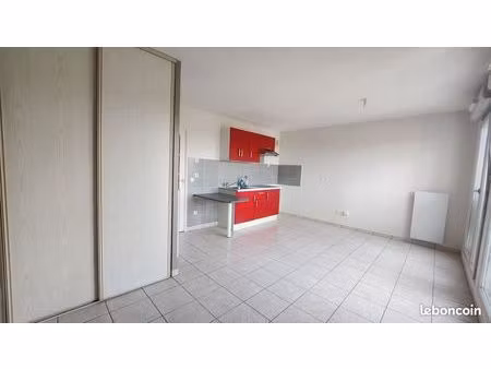 studio 1 pièce 32 m²