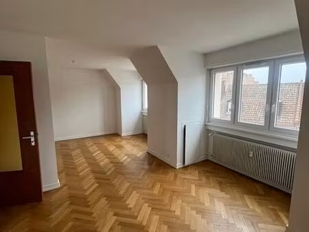 stbg gare - 3p 83m2 traversant - vue dégagée